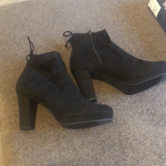 Black booties 4 inch heel - Picture 3 of 3